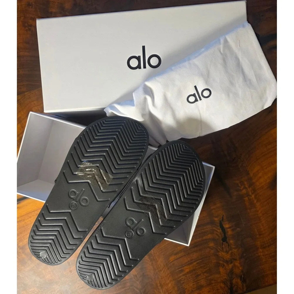 ALO YOGA THE IT SLIDE ATHELEISURE UNISEX NIB DUST BAG COASTAL BEACH